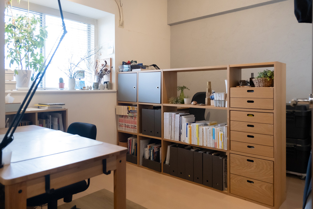 大１・高2・中3の兄妹が無理なく共存。シェアオフィス風のこども部屋実例