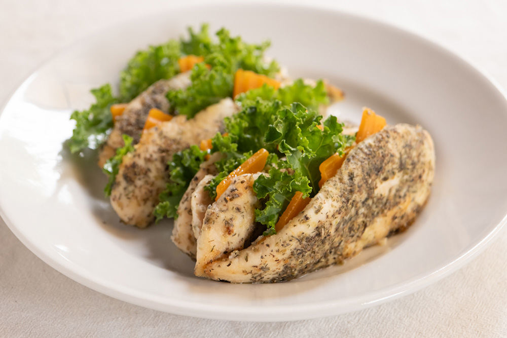 余ったドライハーブでささみのムニエル＜料理家・馬場靖乃さんの冷蔵庫スッキリレシピ＞