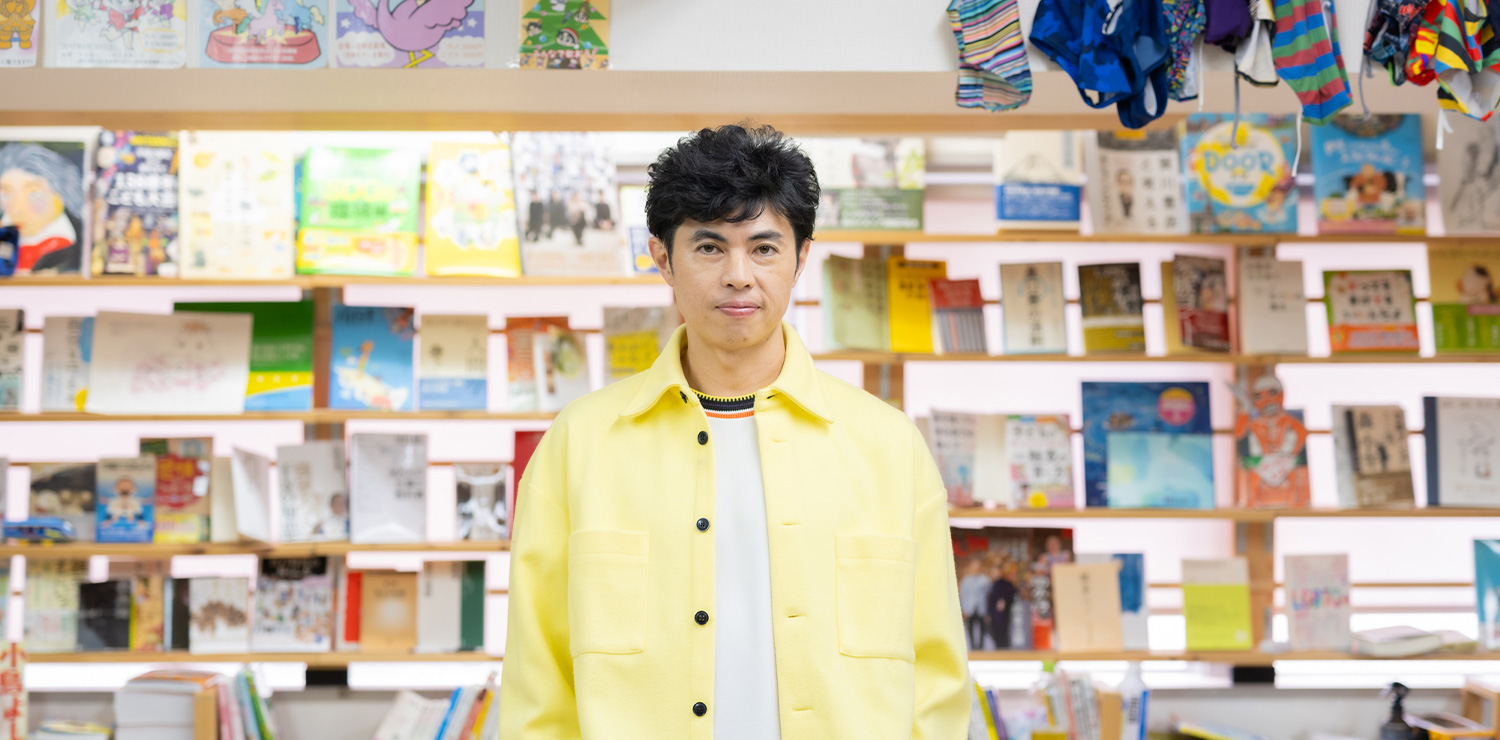 小島よしおが考える「持続可能な家庭」。家族の時間のために手放したこと