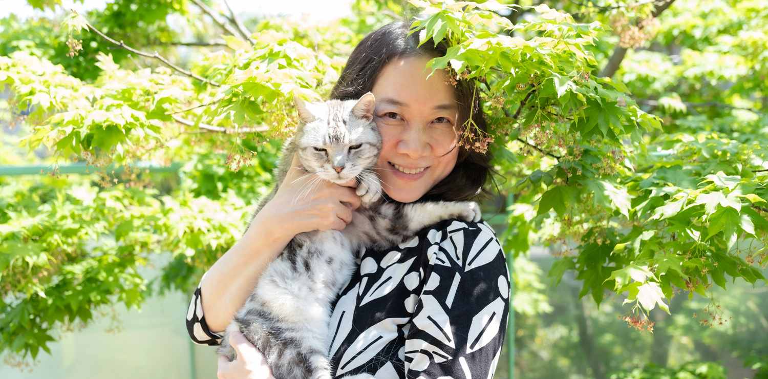 トラック6杯分の荷物を整理して。「ねこいぬ」と穏やかに過ごす、漫画家・西原理恵子の現在