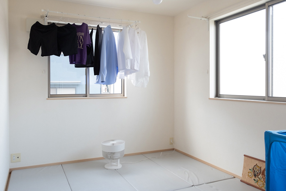 本多さおりさん宅の室内干しに使う6畳の空き部屋