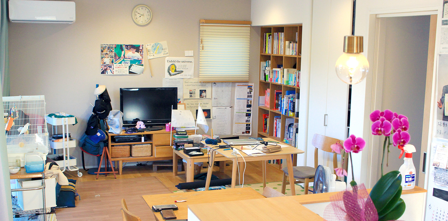 リビングの真ん中に「研究室」！小6男児、自走する子を育てる空間づくり